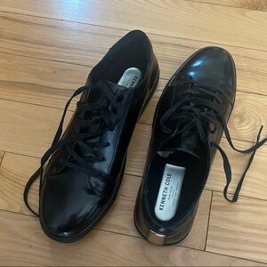 Kenneth Cole Leather Sneakers Brand New size 10